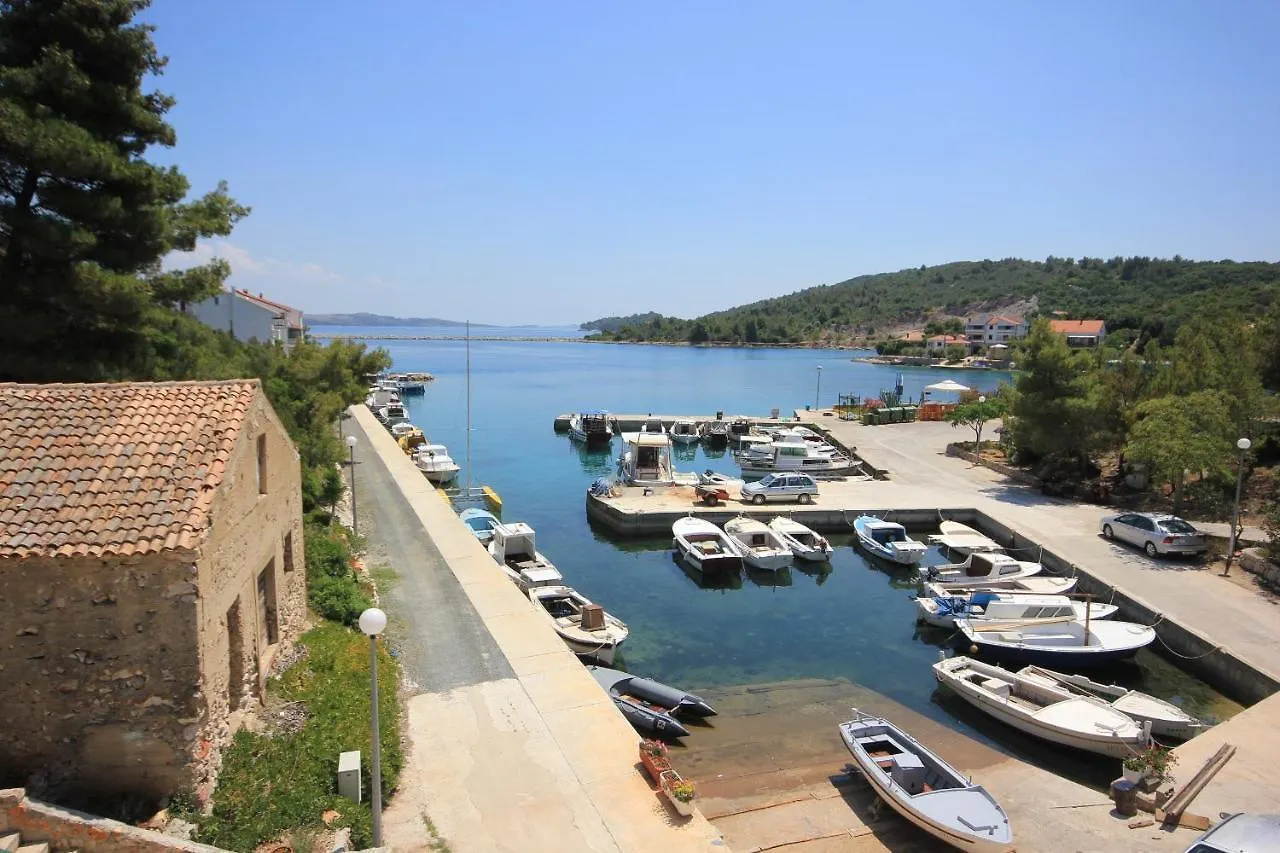 Apartments And Rooms By The Sea Zaglav, Dugi Otok - 393 Sali 3*,  Croazia