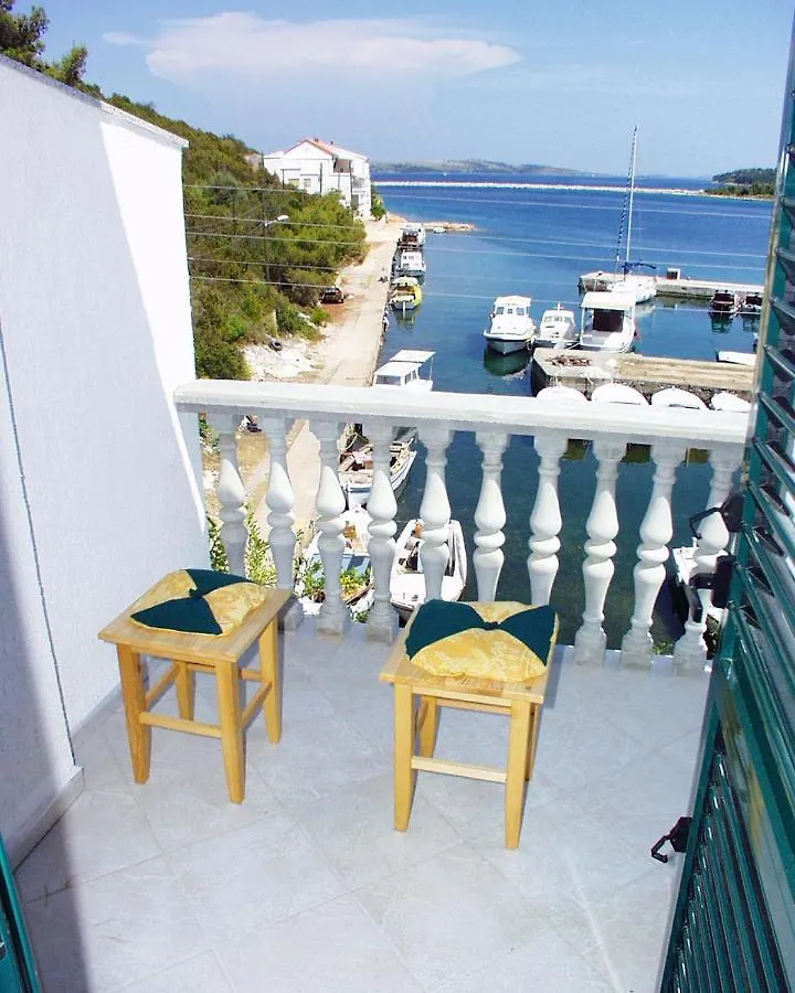Apartments And Rooms By The Sea Zaglav, Dugi Otok - 393 Sali Affittacamere
